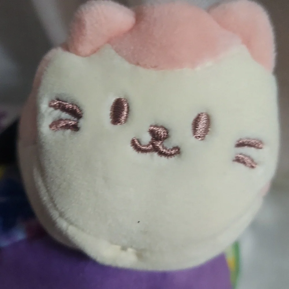 Anirollz Mini Plush Outfitz Tie-Dye PEACE Kittiroll Hershey Kisses Toy